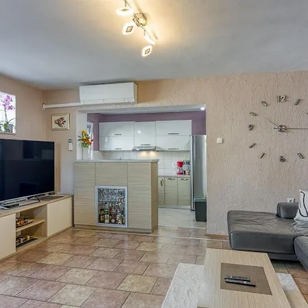 Four-bedroom Magnolija * Poreč
