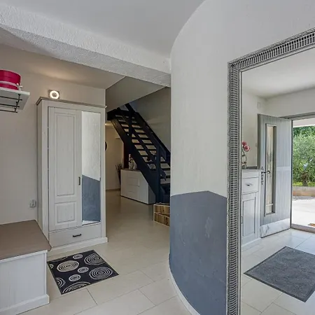 Four-bedroom Magnolija Apartment Porec