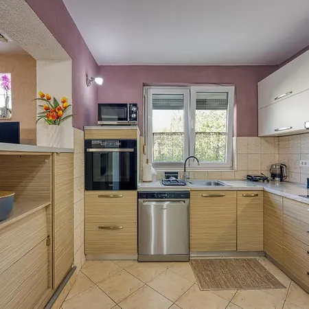 Four-bedroom Magnolija アパート *