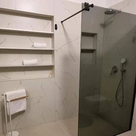 Four-bedroom Magnolija Apartamento Poreč