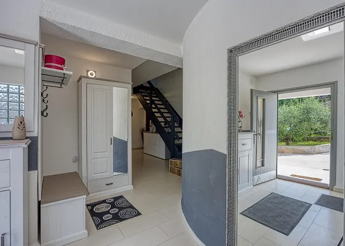 Four-bedroom Magnolija Apartment Porec