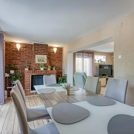 Apartment Four-bedroom Magnolija